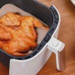 100 Adet Air Fryer Pişirme Kağıdı Tek Kullanımlık Yağ Su Geçirmez Yapışmaz Deliksiz Düz Kare Model - Görsel 4