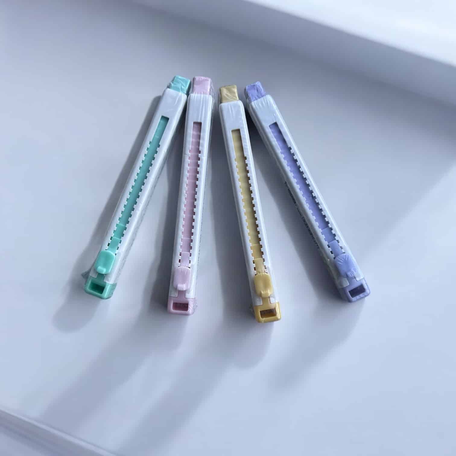 maket-bicagi-seklinde-silgi-pastel-renkli-eglenceli-ve-kullanisli-tasarimli-silgi-2216-1.jpg Maket Bıçağı Şeklinde Silgi - Pastel Renkli Eğlenceli ve Kullanışlı Tasarımlı Silgi - Görsel 1