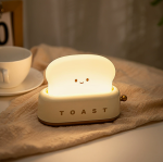 BakGelAl Sevimli Tost LED Gece Lambası – Şarjlı Çocuk Odası, Yatak Odası ve Masa Lambası - Görsel 6