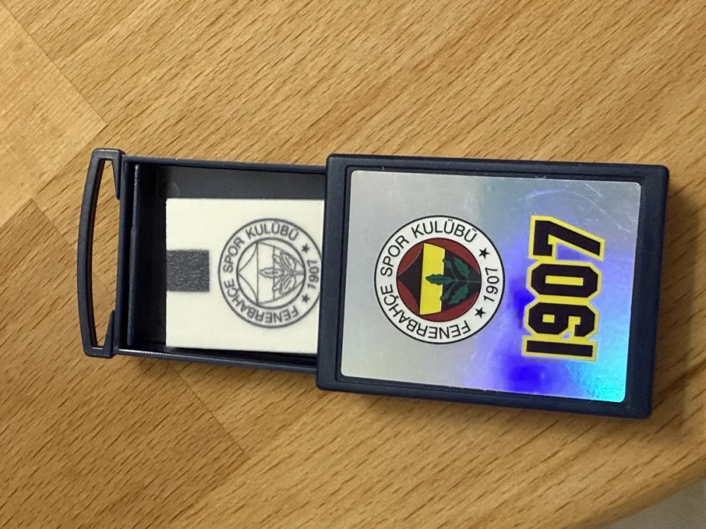 Fenerbahçe Lisanslı Sihirli Silgi – Kutulu Sarı Lacivert Taraftar Silgisi - Görsel 9